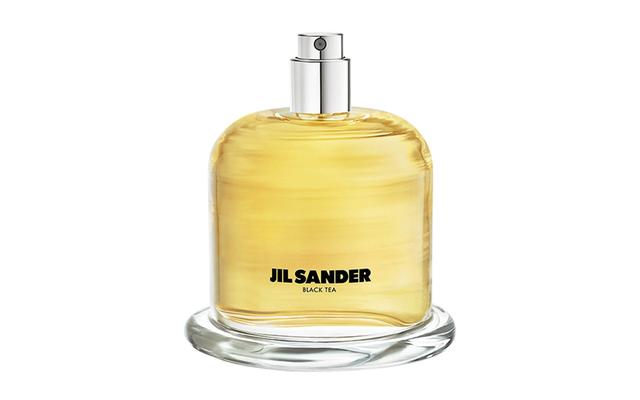 画像: ジル サンダー ブラック ティー オードパルファム(100㎖)¥43,780/ジル サンダー COURTESY OF JIL SANDER