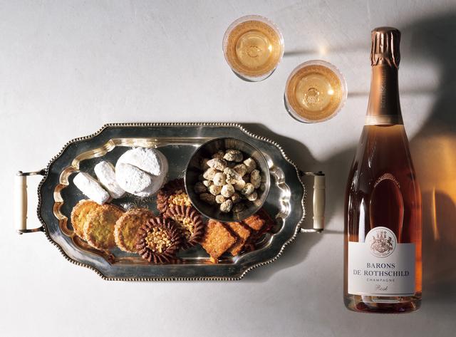画像: 「シャンパーニュ・バロン・ド・ロスチャイルド・ブリュット・ロゼ」(ボックスつき・750㎖)¥16,500/エノテカ 「クインテット」¥4,200/パティスリー・オンディーヌ