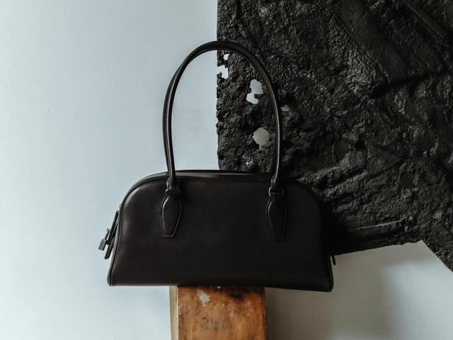 画像: 時を超える普遍性 ザ・ロウの２つのバッグ - T JAPAN:The New York Times Style Magazine 公式サイト