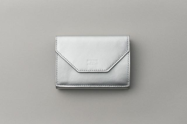 画像: 財布<W10.5×H7×D2,5cm>¥70,400(予定価格)/バレンシアガ