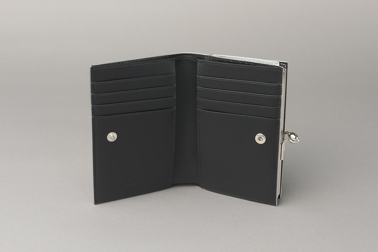 画像 : 10番目の画像 - 「濱美奈子監修・2026年の開運財布①
シャネル、プラダほか
ゴールド&シルバーの最強財布図鑑」のアルバム - T JAPAN:The New York Times Style Magazine 公式サイト