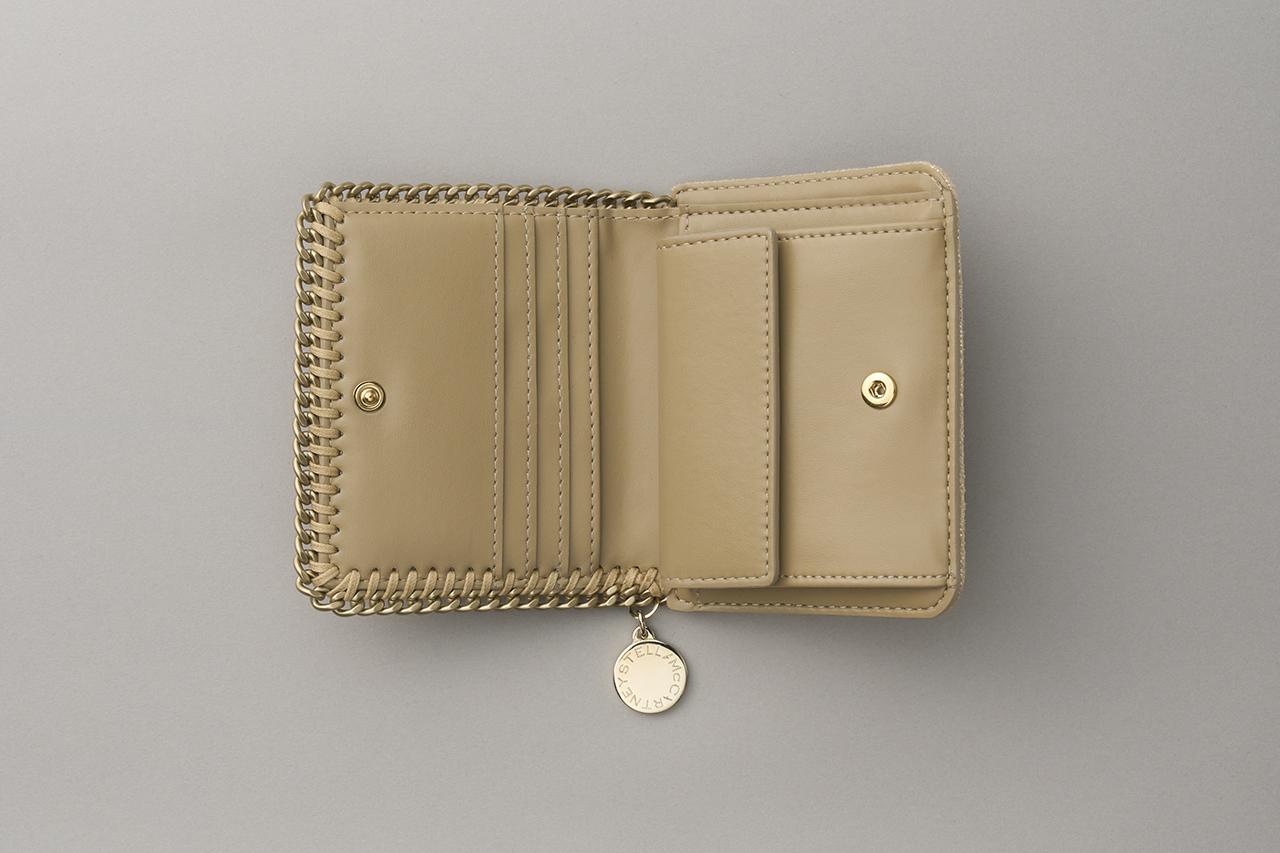 画像 : 14番目の画像 - 「濱美奈子監修・2026年の開運財布①
シャネル、プラダほか
ゴールド&シルバーの最強財布図鑑」のアルバム - T JAPAN:The New York Times Style Magazine 公式サイト