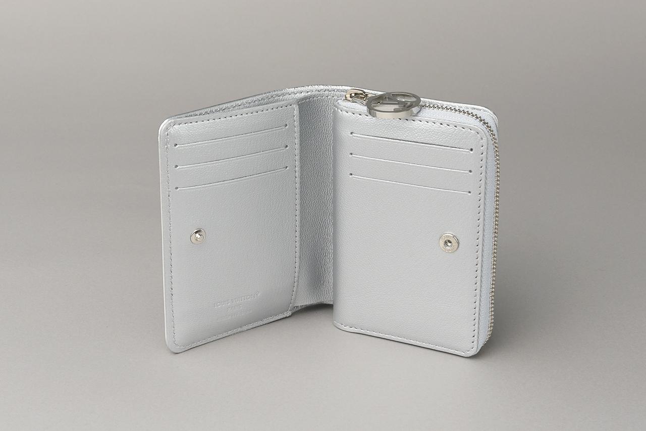 画像 : 4番目の画像 - 「濱美奈子監修・2026年の開運財布①
シャネル、プラダほか
ゴールド&シルバーの最強財布図鑑」のアルバム - T JAPAN:The New York Times Style Magazine 公式サイト