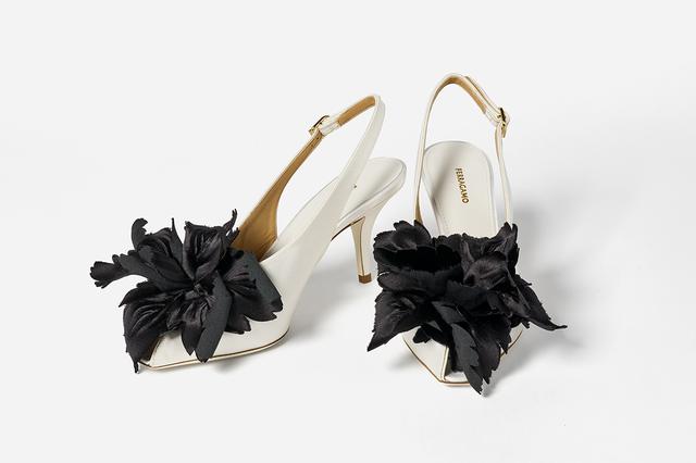 画像: 靴（参考商品）／フェラガモ