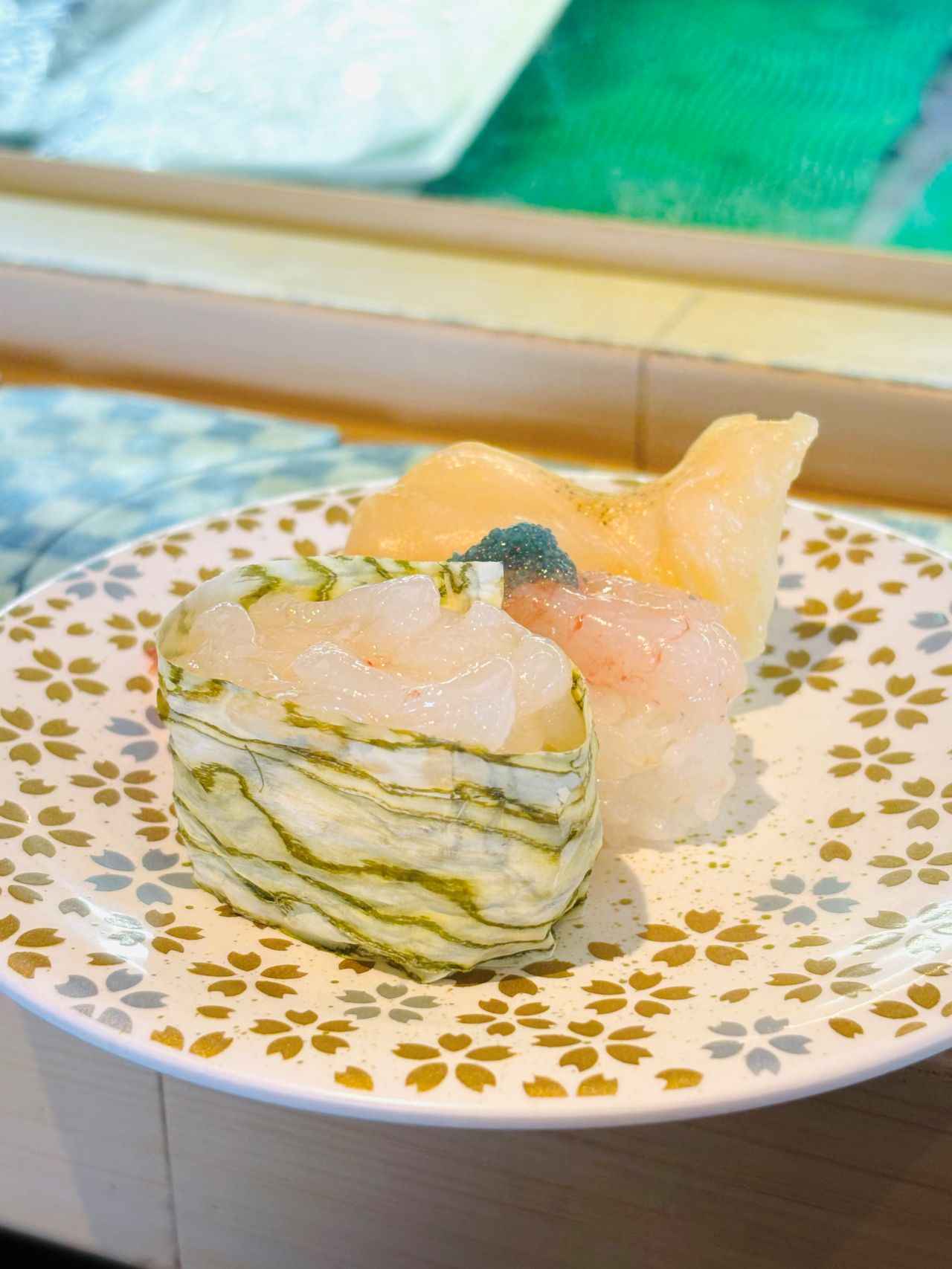 画像 : 8番目の画像 - 「カニや寿司、
富山湾の恵みを味わい尽くす
桂まりの偏愛!食いしん坊部vol.47」のアルバム - T JAPAN:The New York Times Style Magazine 公式サイト