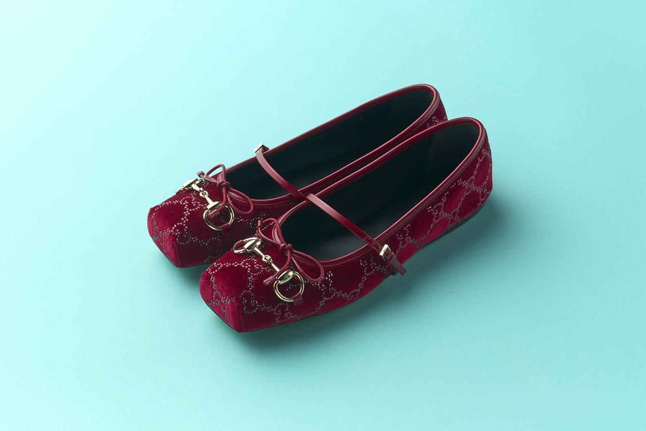 グッチ、プラダ、ジバンシィほか フラットシューズやウェアで バレエの