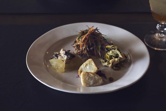 画像: とりどりの前菜は、あたかも野菜のオーケストラ