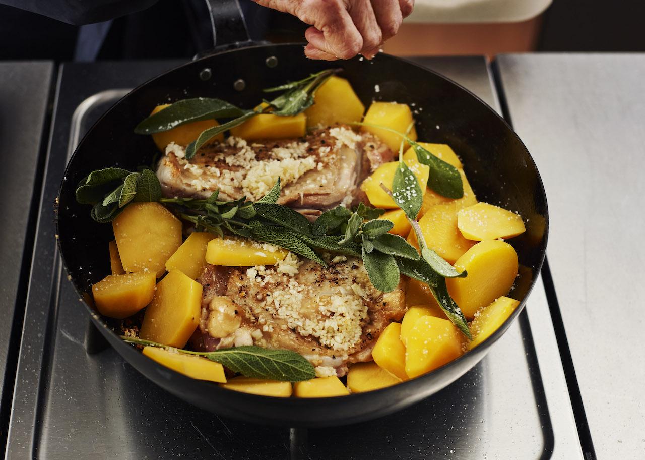 画像 : 6番目の画像 - 「有元葉子さんの
「おしいものは身体にいいのよ」
Vol.30 クリスマスにバターローストチキン！」のアルバム - T JAPAN:The New York Times Style Magazine 公式サイト