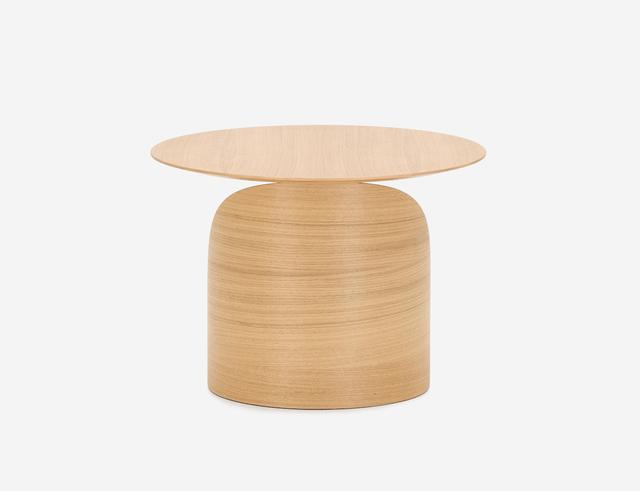 画像: 天板とベースの接合部が見えない後ろ姿 COURTESY OF ACTUS