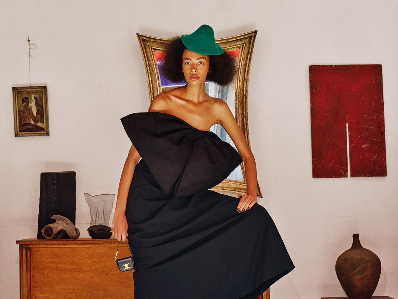 画像: バレンシアガ、ヴァレンティノほか 2025-26秋冬コレクションより 自分らしい美しい1着に出会う① - T JAPAN:The New York Times Style Magazine 公式サイト