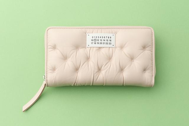 画像: 財布＜W19×H11×D2cm＞￥141,900／メゾン マルジェラ