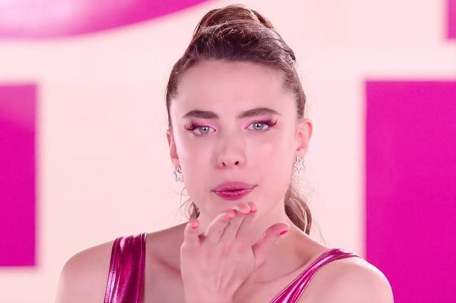 画像: スーを演じるのは『哀れなるものたち』『憐れみの３章』で鮮烈な印象を残したマーガレット・クアリー Ⓒ2024 UNIVERSAL STUDIOS