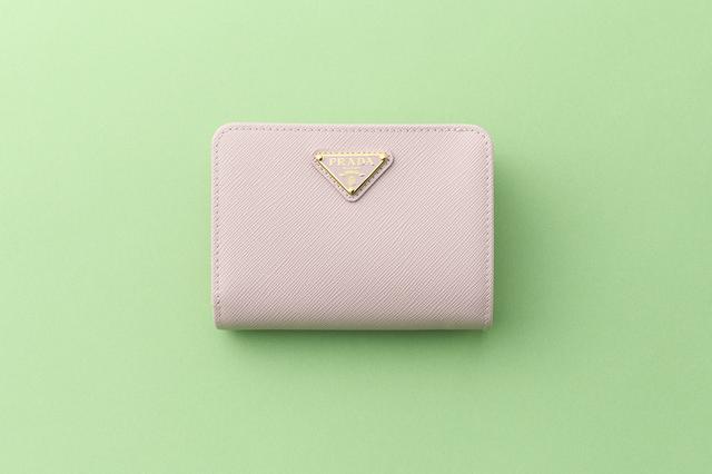 画像: 財布＜W11.5×H8.5＞￥96,800（予定価格）／プラダ