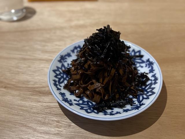 画像: 中国醤油や中国の漬物ヤーツァイで炒め、あっさりとした焼きそばのような味わい。「干豆腐炒め」￥800