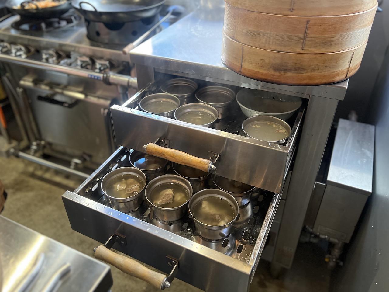 画像 : 4番目の画像 - 「京都人・天野準子の
「これ、おいしいから食べよし」
Vol.96 五条「ニューオリエンタル」」のアルバム - T JAPAN:The New York Times Style Magazine 公式サイト