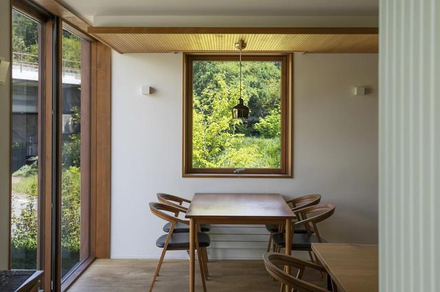 画像: ゆったりとテーブルを設えた完全予約制の空間