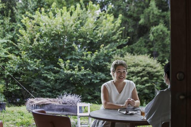 画像: 東京の蔵前にて、ライフスタイル・プロダクトのブランド「SyuRo（シュロ）」を営む、デザイナーの宇南山加子さん