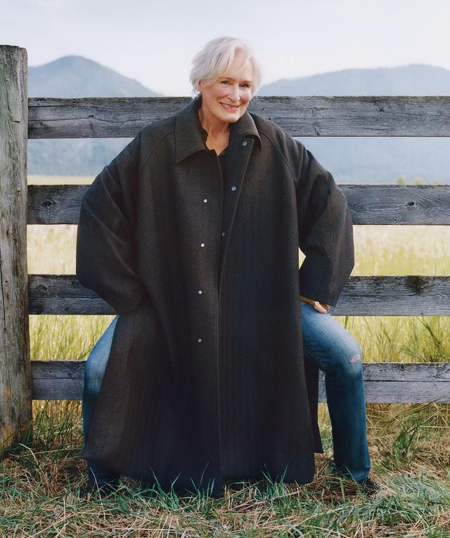 画像: コート・トップス（ともに参考商品）／エンポリオ アルマーニ ジョルジオアルマーニ ジャパン TEL.03-6274-7070 パンツ・靴／本人私物