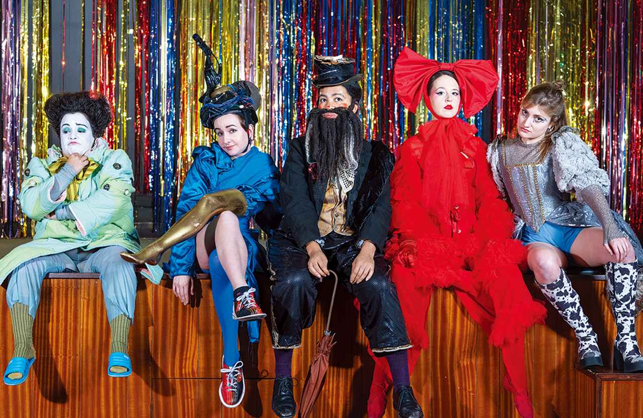 画像: 笑われることで社会に問う勇者 道化師になった女性たち - T JAPAN:The New York Times Style Magazine 公式サイト