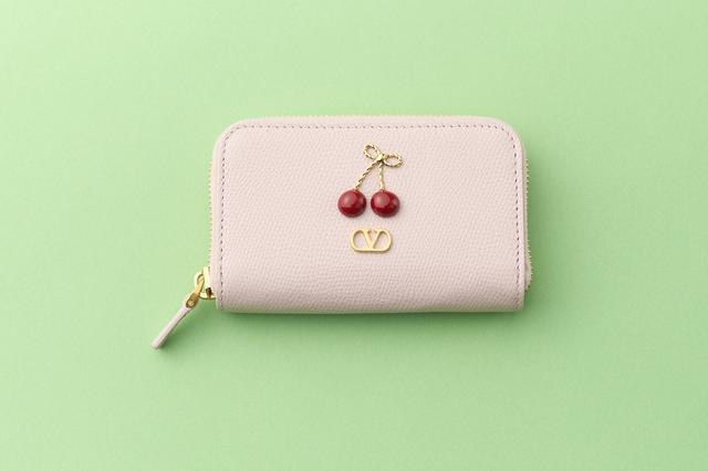 画像: 財布＜W12×H7.5×D2cm＞￥85,800／ヴァレンティノ ガラヴァーニ