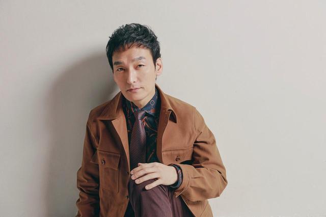 画像: 草彅剛が新境地へと踏み出す 舞台『シッダールタ』 恩師から継いだ“遊び”の哲学とは - T JAPAN:The New York Times Style Magazine 公式サイト