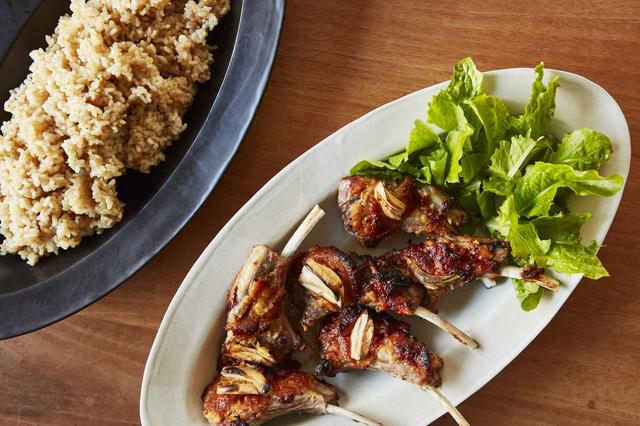 画像: 「玄米にとても合うのよ」と教えてくれたラムの味噌焼き