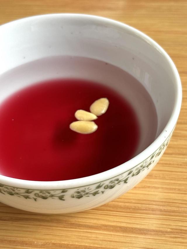 画像: デザートは五味子茶。８品以上のランチが₩60,000（要予約）。※予約はインスタグラムのリンクから