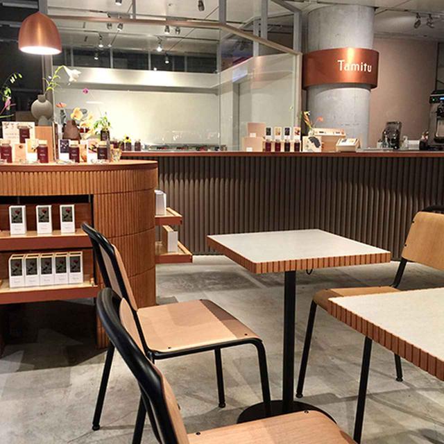 画像: ハーバルハニーの製造ラボも兼ねたカフェ