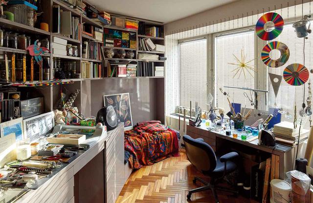 画像: 塔の上の「世界」【前編】 アーティスト、ルーカス・サマラスが つくり上げた唯一無二の世界 - T JAPAN:The New York Times Style Magazine 公式サイト