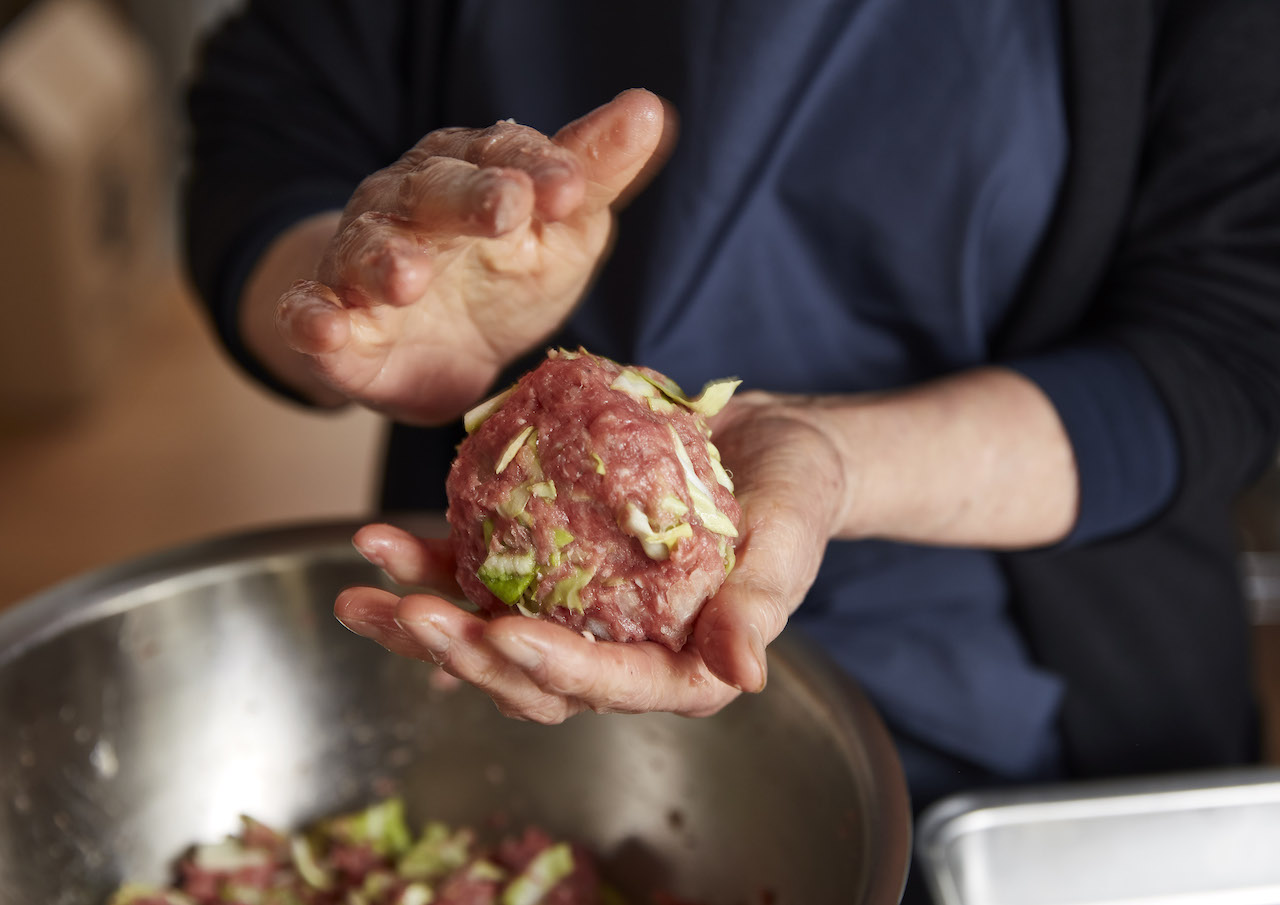 画像 : 5番目の画像 - 「有元葉子さんの
「おいしいものは身体にいいのよ」
Vol.32 キャベツメンチ」のアルバム - T JAPAN:The New York Times Style Magazine 公式サイト