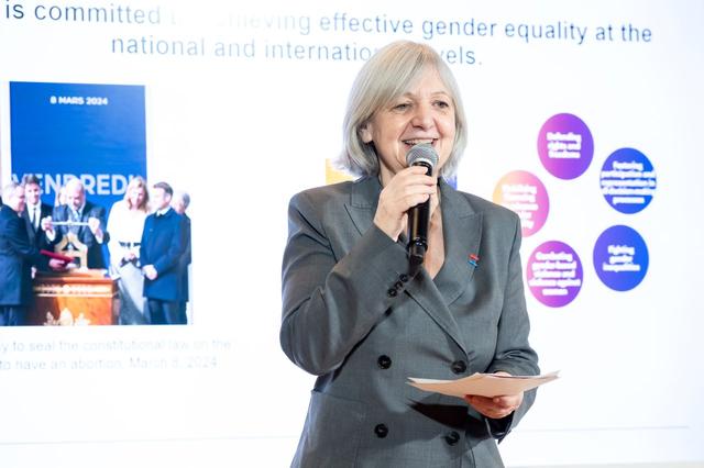 画像: ベアトリス・ル・フラペール・デュ・エレン駐日フランス大使が基調講演を行った