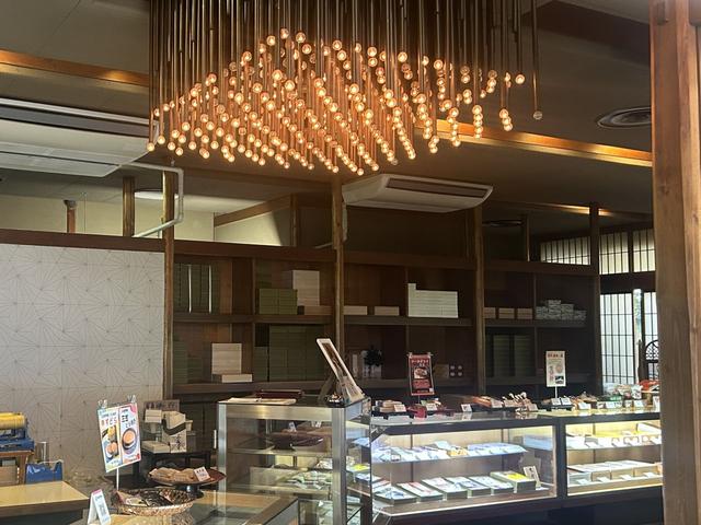 画像: 50年以上の歳月を重ねながら、今なおモダンさを感じる空間美に魅了される