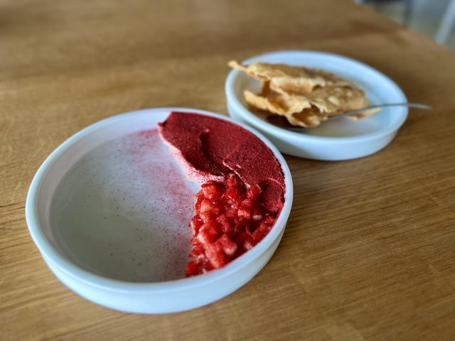 画像: 「ホタルイカと苺、クラッカー」￥1,800