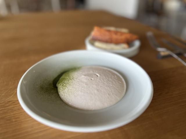 画像: ていねいに裏ごしすることでたらこの粒々感も残らず、ふわっふわ。「ホイップタラコ パセリとコリアンダー」￥1,800