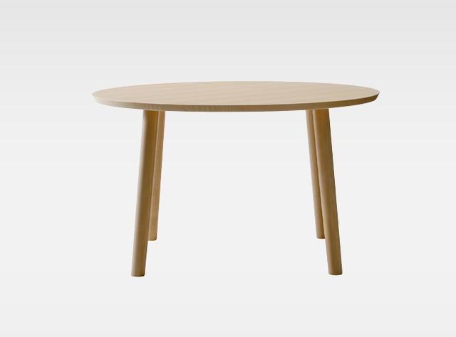 画像: 「HIROSHIMA ラウンドテーブル」＜W120×D120×H70cm＞￥215,600〜／マルニ木工 COURTESY OF MARUNI WOOD INDUSTRY INC.