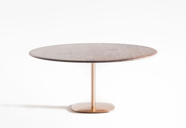 画像: 「The bronze oval pillar table」＜φ120×H74cm＞￥1,870,000〜／タイム アンド スタイル COURTESY OF TIME & STYLE