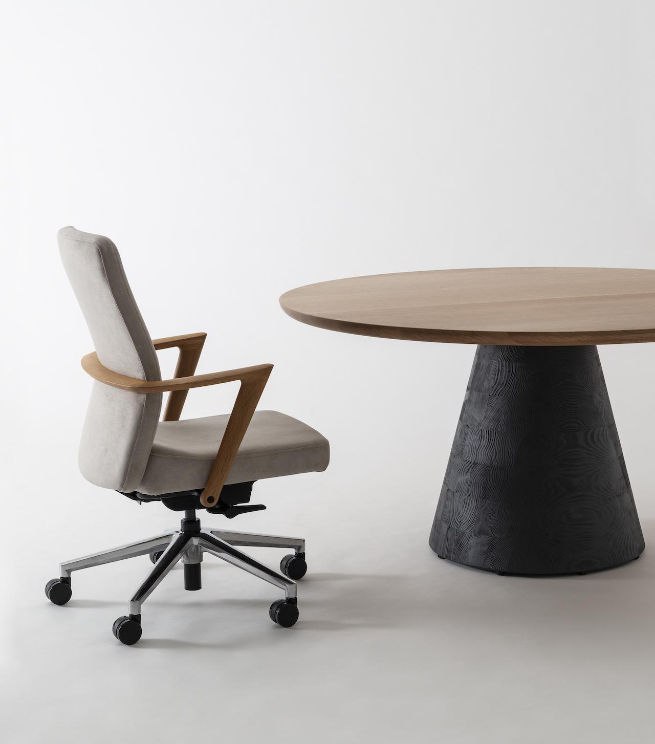 画像 : 6番目の画像 - 「天童木工、カリモク家具ほか
日本のクラフトマンシップが生んだ
美しい丸テーブル6選」のアルバム - T JAPAN:The New York Times Style Magazine 公式サイト