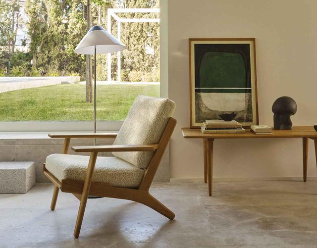 画像: 読書に最適! 名作ラウンジチェア5選。 ペリアン、ウェグナーほか - T JAPAN:The New York Times Style Magazine 公式サイト