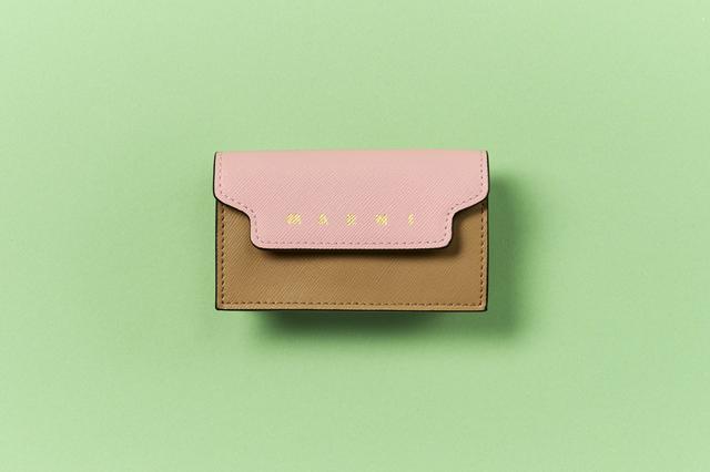 画像: カードケース＜H8.5×W11×D2.5㎝＞￥55,000／マルニ