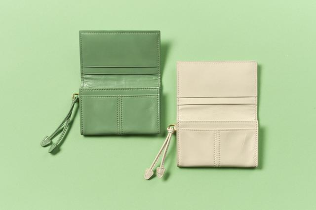 画像: 内側にポケット2つ、カードスリット2つ