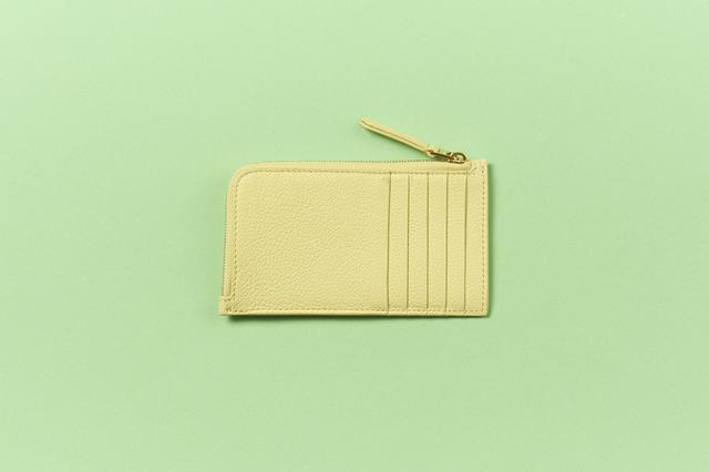 画像: カードスリット5つ