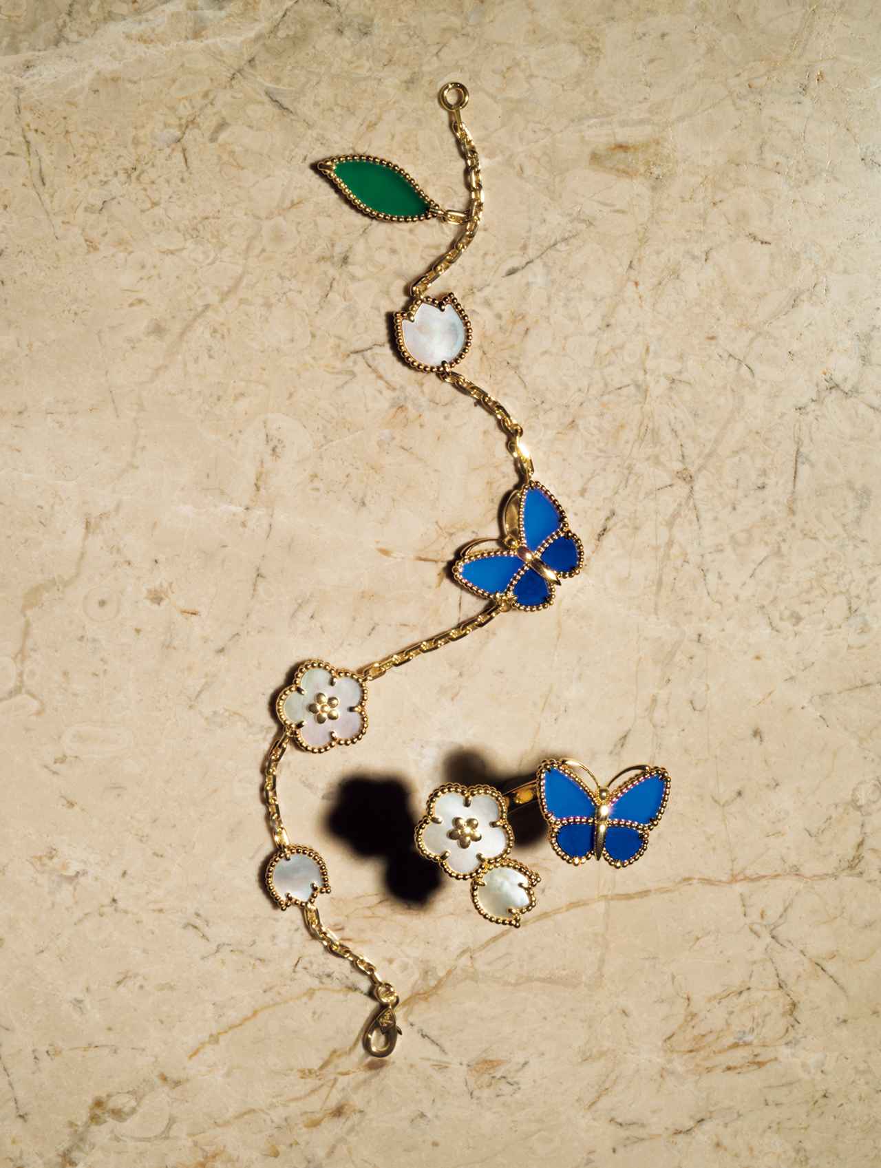 画像 : 4番目の画像 - 「カルティエ、ヴァンクリーフ＆アーペル、
シャネル、エルメス、ミキモト
大人の日常を彩るジュエリー」のアルバム - T JAPAN:The New York Times Style Magazine 公式サイト