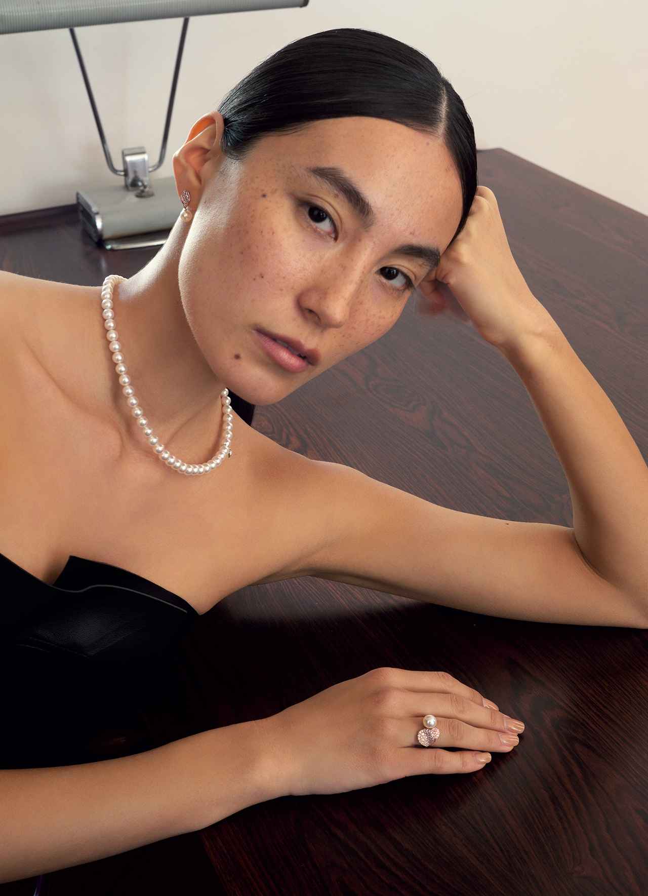 画像 : 9番目の画像 - 「カルティエ、ヴァンクリーフ＆アーペル、
シャネル、エルメス、ミキモト
大人の日常を彩るジュエリー」のアルバム - T JAPAN:The New York Times Style Magazine 公式サイト