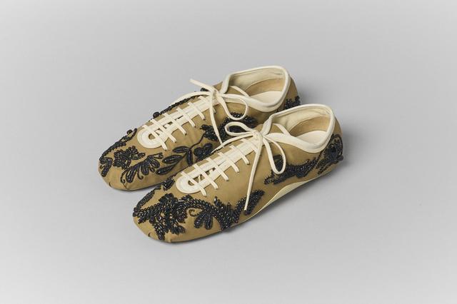 画像: スニーカー￥149,600／ドリス ヴァン ノッテン