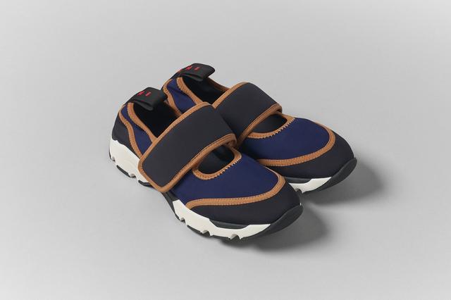 画像: スニーカー「メリージェーン ランニングスニーカー」￥94,600／マルニ