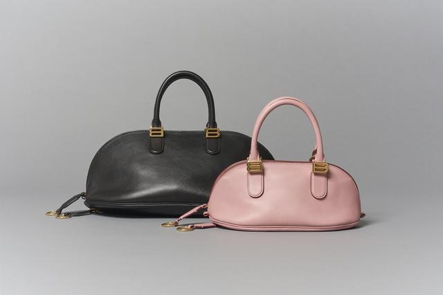 画像: バッグ 左（ミディアム）＜W44×H19×D21cm＞￥570,900・右（ミニ）＜W30×H13×D16cm＞￥463,100（ともに予定価格）／バレンシアガ