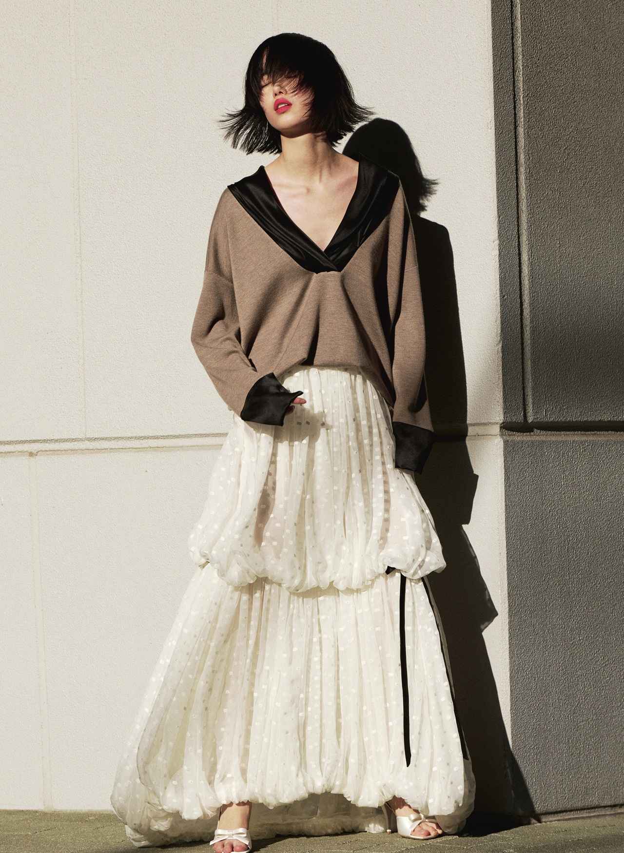 画像 : 2番目の画像 - 「シャネル、ディオールほか
新しい春を駆ける
ドラマのあるワードローブ」のアルバム - T JAPAN:The New York Times Style Magazine 公式サイト