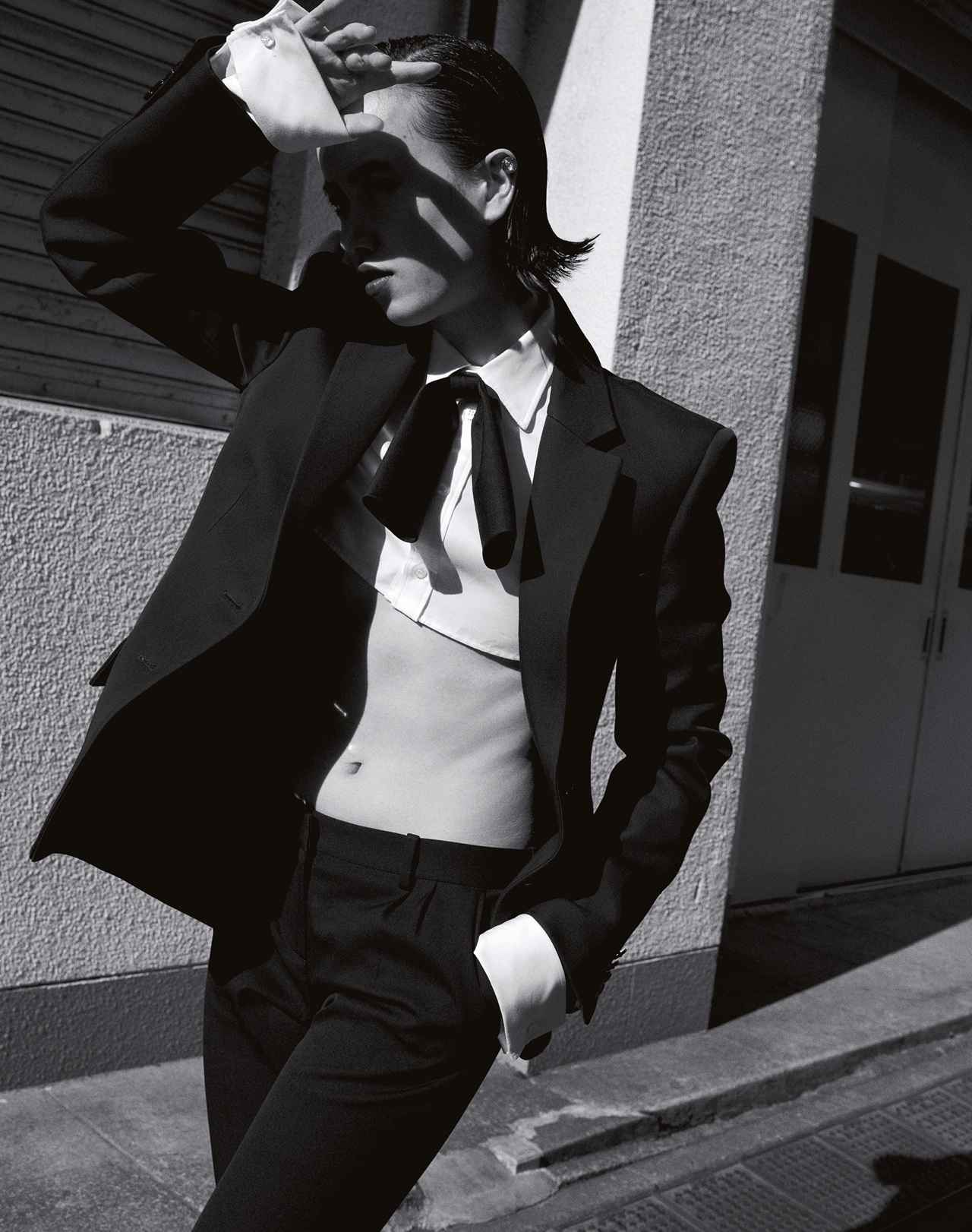 画像 : 4番目の画像 - 「シャネル、ディオールほか
新しい春を駆ける
ドラマのあるワードローブ」のアルバム - T JAPAN:The New York Times Style Magazine 公式サイト