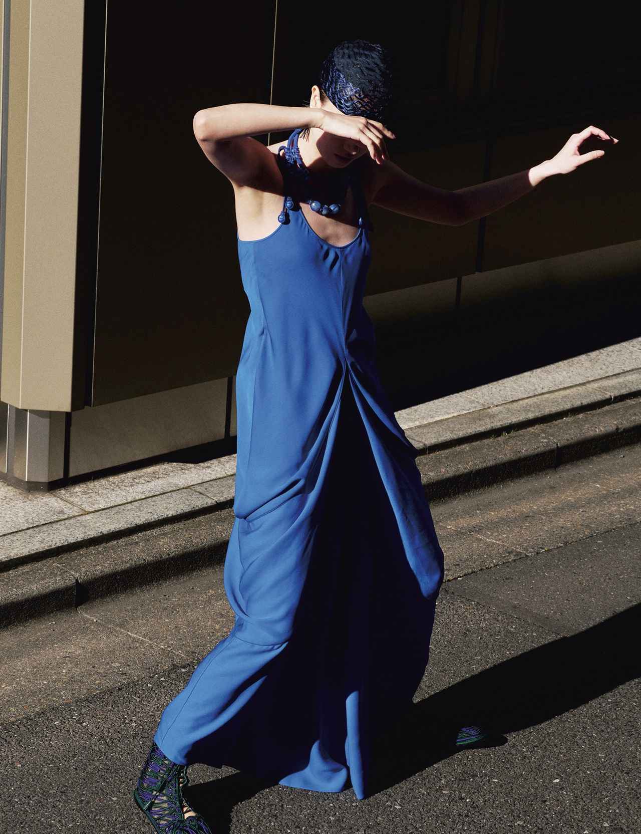 画像 : 5番目の画像 - 「シャネル、ディオールほか
新しい春を駆ける
ドラマのあるワードローブ」のアルバム - T JAPAN:The New York Times Style Magazine 公式サイト