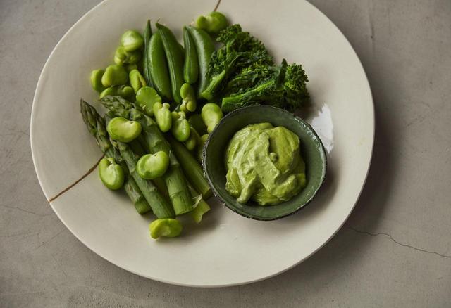 画像: 手づくりグリーンマヨネーズと蒸し野菜